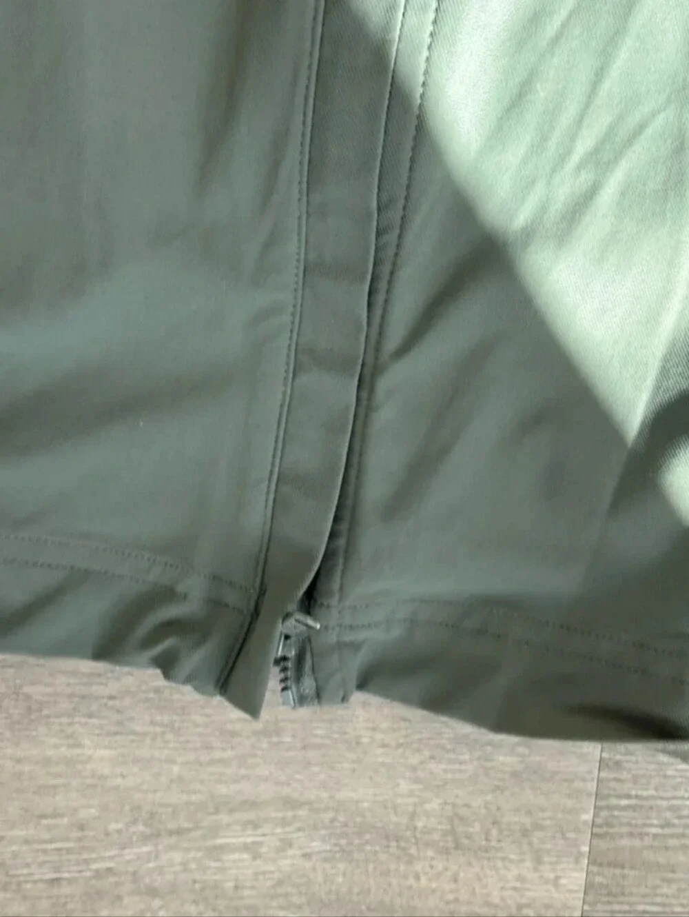Alo Yoga Flip It Trouser sz MEDIUM In Dark Cactus